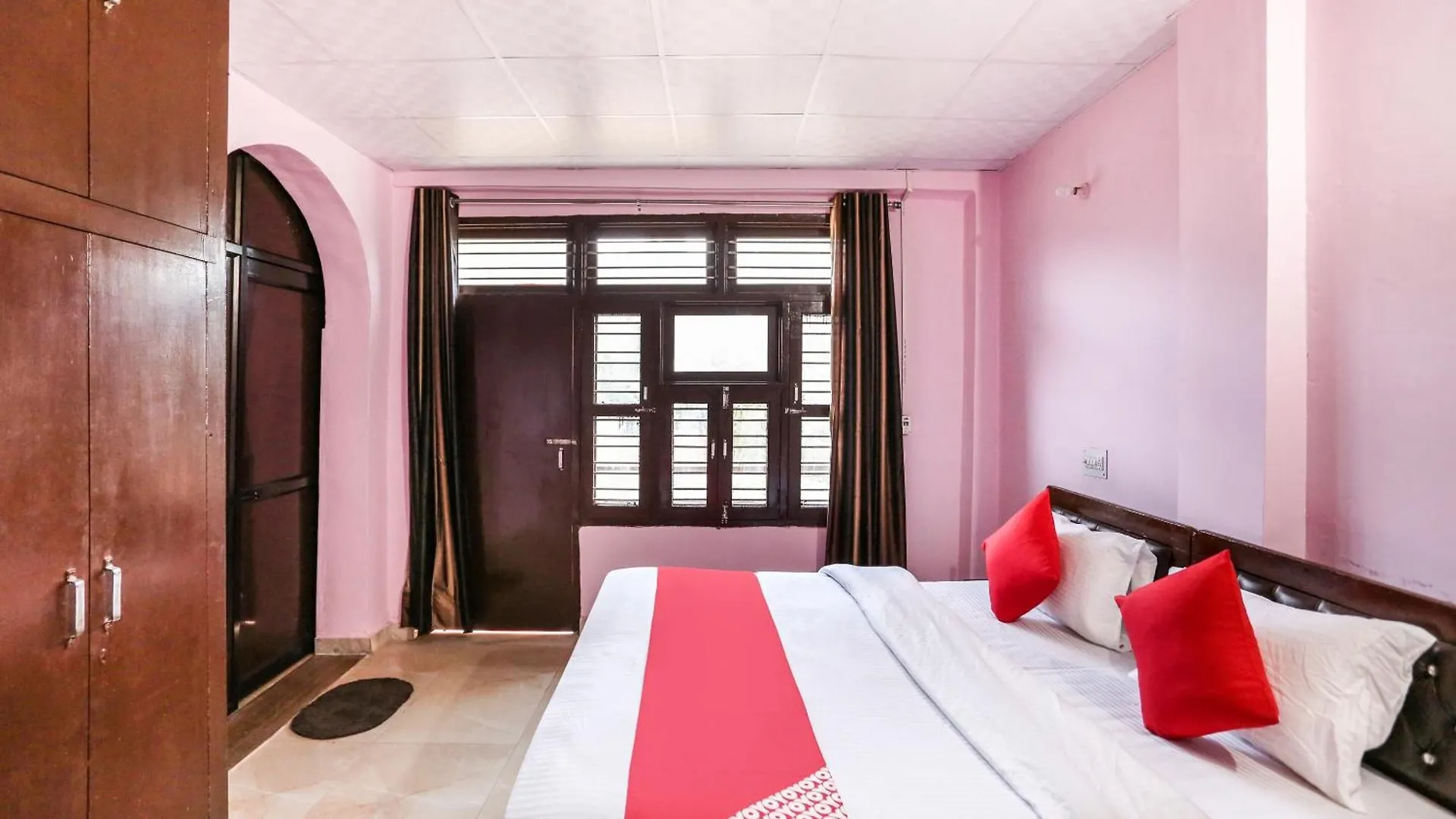 Hotel OYO 67219 Star Residency Gurgaon